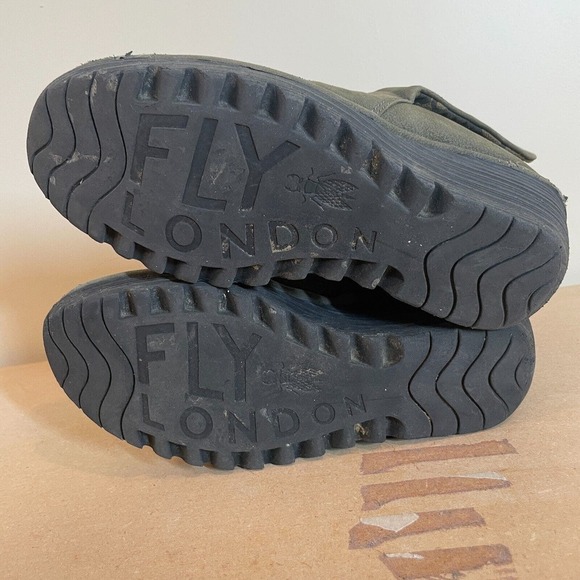 FLY London Bootie Boots Women's Size 39 Green Solid Ankle Wedge Heel Hook & Loop - Picture 7 of 10